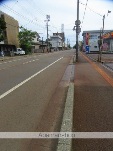 その他　前面道路（その他）まで0m