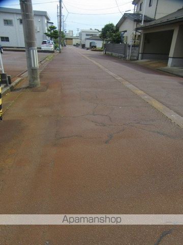 その他　前面道路（その他）まで0m