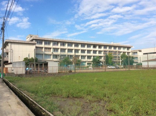 中学校　三条市立第三中学校（中学校）まで946m