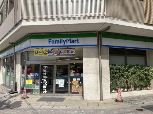 コンビニ　ファミリーマート　駒込霜降橋店（コンビニ）まで297m