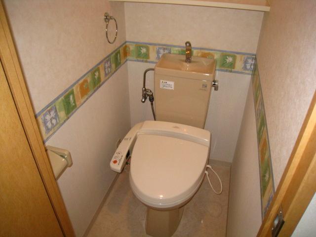 トイレ　ウォシュレット付き