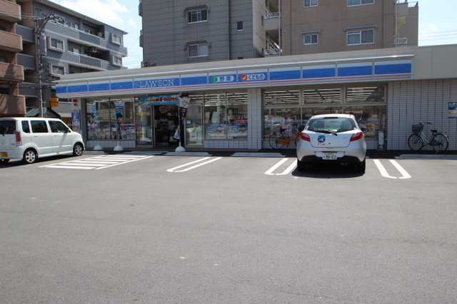 コンビニ　ローソン草津東一丁目店（コンビニ）まで160m