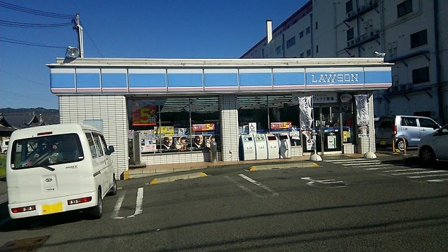 コンビニ　ローソン和歌山松島店（コンビニ）まで923m