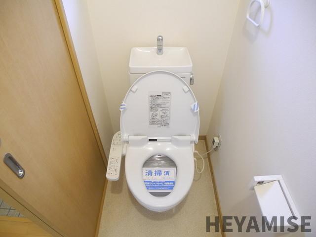 トイレ　※同物件の反転タイプのお部屋の写真です※