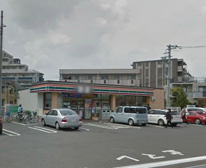 コンビニ　セブンイレブンさいたま鹿手袋店（コンビニ）まで293m