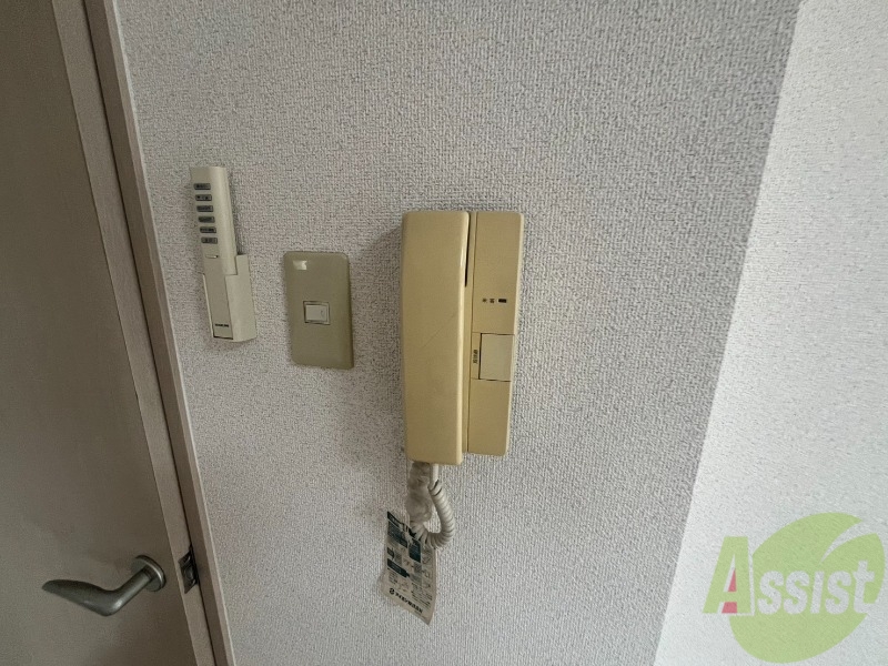 バルコニー　窓からの日光は気持ちを明るくしてくれますね！