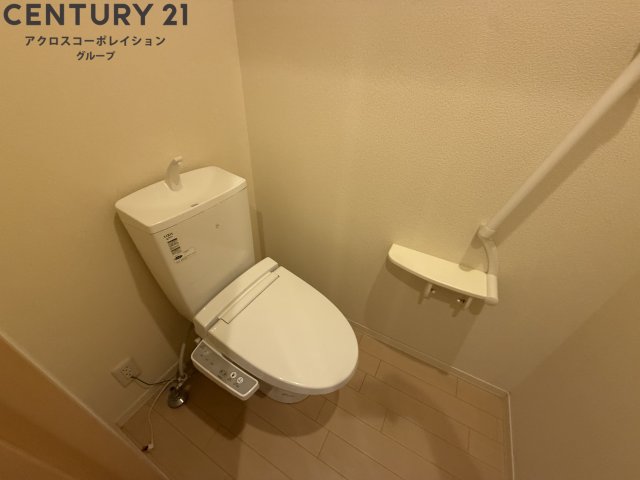 トイレ　温水洗浄便座機能付き♪