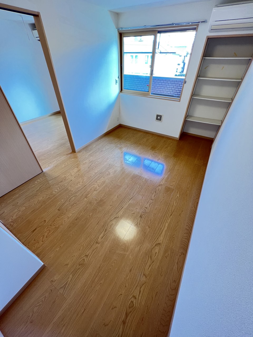 居室・リビング　※同物件、別部屋になります。