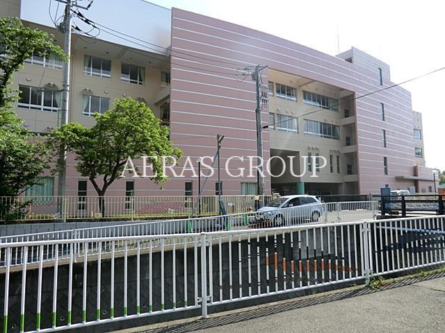 小学校　川崎市立東生田小学校（小学校）まで989m