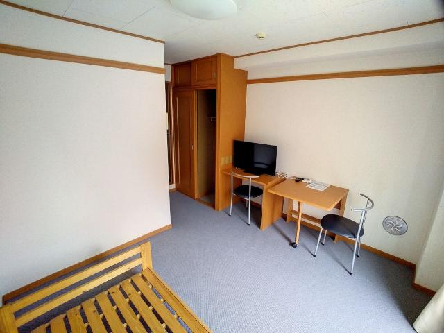 居室・リビング　※別部屋の参考写真です。