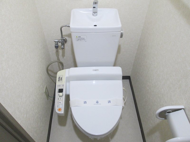 トイレ　嬉しい温水洗浄便座♪