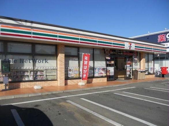 コンビニ　セブンイレブン境松岡町店（コンビニ）まで848m