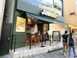 飲食店　サブウェイ南青山外苑前店（飲食店）まで276m