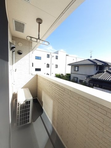 バルコニー　陽当たり良好なバルコニーです