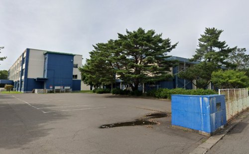 中学校　室蘭市立港北中学校（中学校）まで2032m