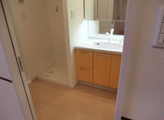 洗面設備　別部屋参照写真