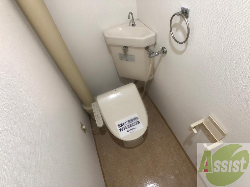 トイレ　シャワートイレになっているので快適です！