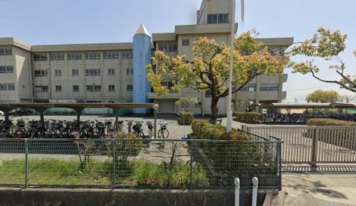中学校　滝野中学校（中学校）まで551m
