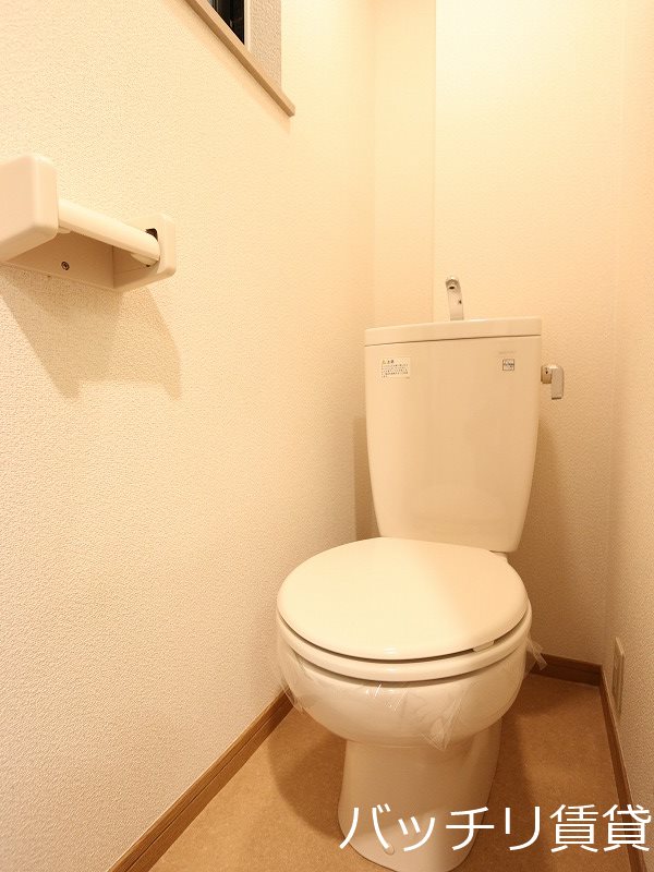トイレ　同型タイプの為、現状を優先致します。