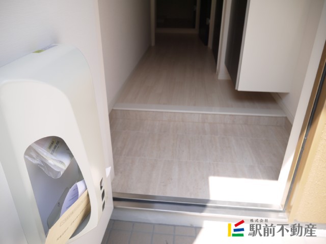 玄関　たっぷりのシューズボックス付