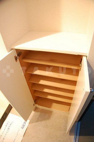ウィスタリア新北野の玄関写真