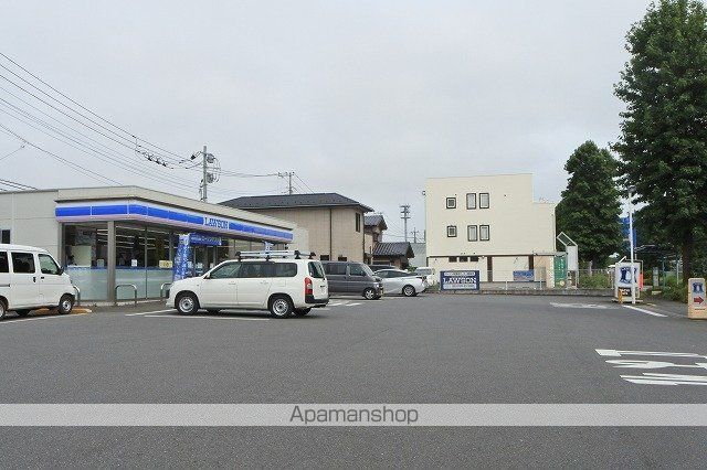 コンビニ　ローソン（コンビニ）まで810m