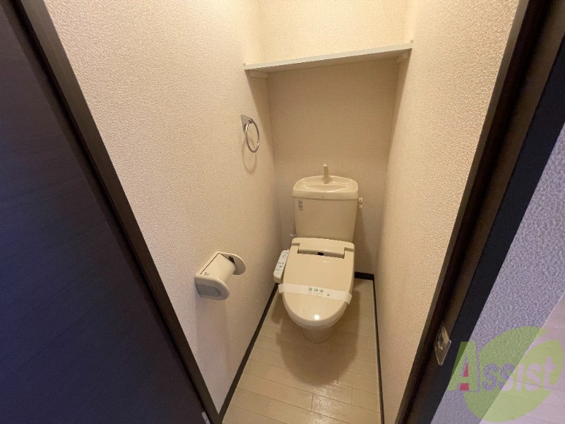トイレ　温水洗浄便座付きのトイレは、使用しやすくうれしいですね。
