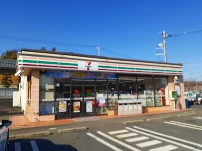 コンビニ　セブンイレブン（コンビニ）まで210m