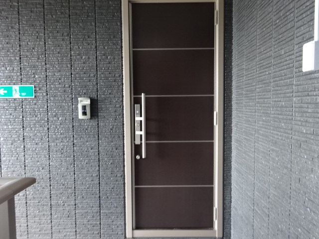 玄関　画像は301号室です（参考）