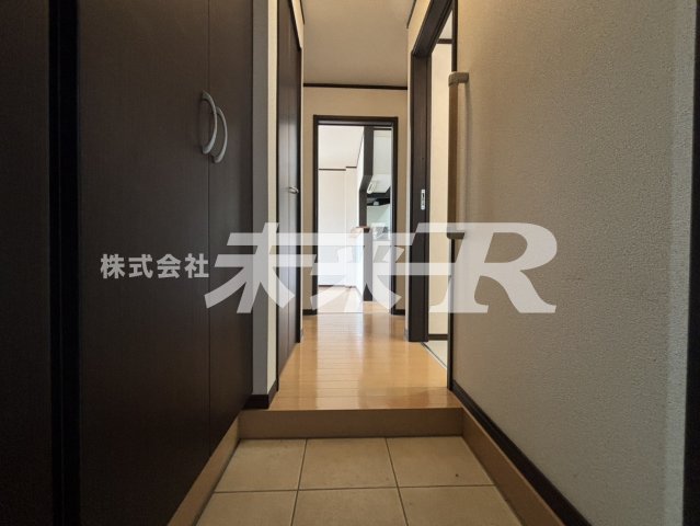 カルミアAの玄関写真