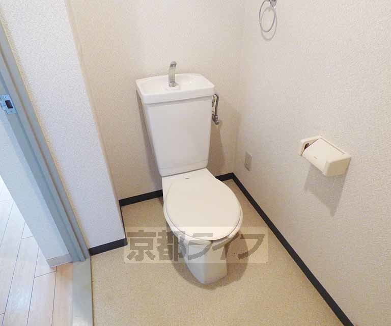 トイレ　清潔感あるトイレ