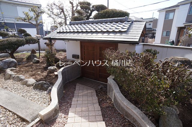 庭　レーベンハウス桶川店へ　048-787-5511