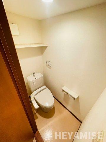 トイレ　※反転間取りのお部屋の画像です※