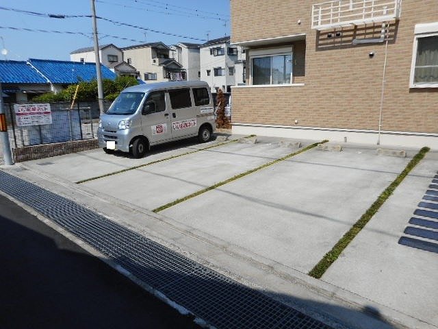 駐車場　車をお持ちの方に嬉しい駐車場付きの物件です