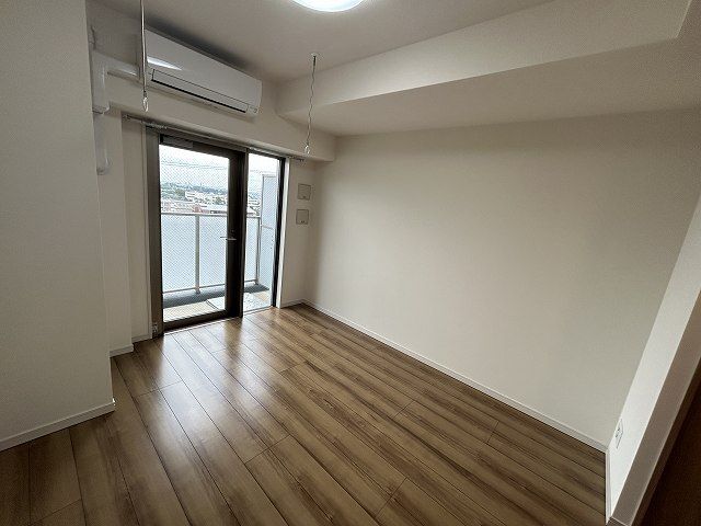 小田急伊勢原駅前マンションの内装写真