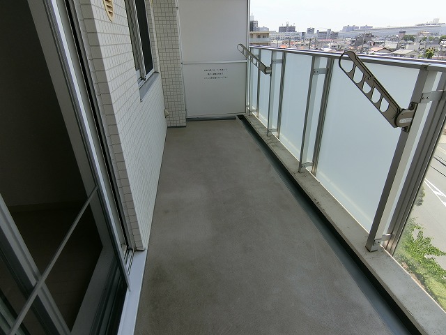 バルコニー　【郵便局】甲子園郵便局まで365ｍ