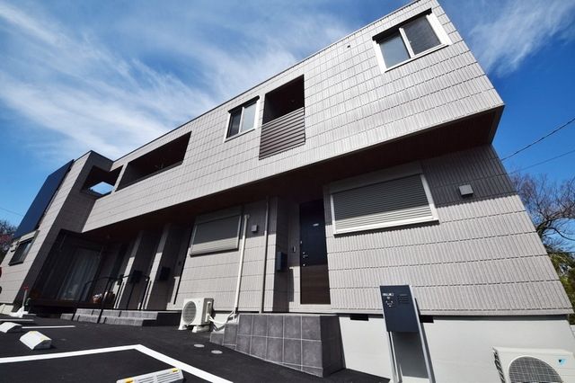 ＪＲ東海道本線 大船駅 バス乗車時間：8分 最寄りバス停で下車 徒歩4分 築7年