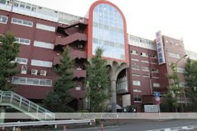 高校・高専　多摩大学目黒中学・高等学校（高校・高専）まで284m