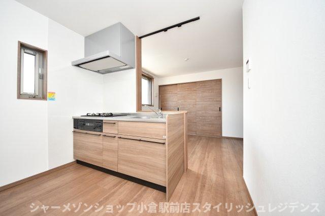 プレミアージュ緑ヶ丘IIの居間写真