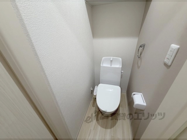 ロイヤルハイツ俊徳道のトイレ写真