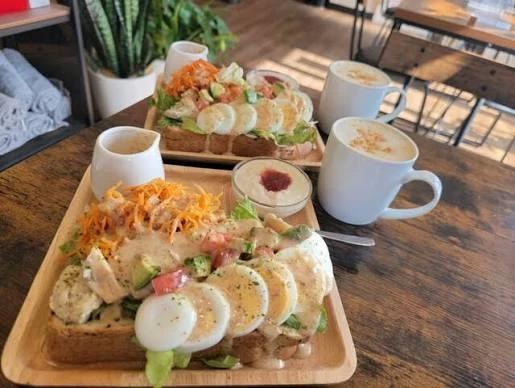 飲食店　プラスシュガー（飲食店）まで473m