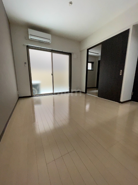 居室・リビング　※別のお部屋の写真です