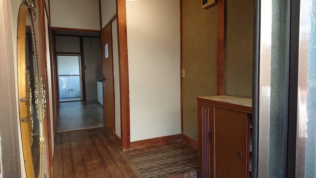 石岡市国府平屋3DKの玄関写真
