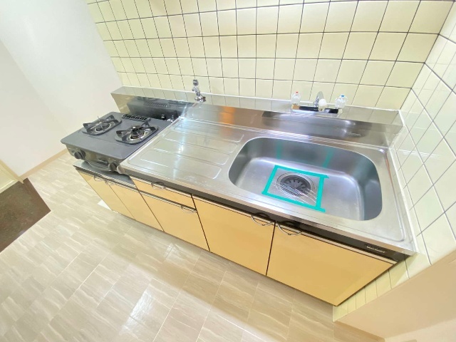 キッチン　※同物件別号室の参考写真です。