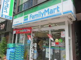 コンビニ　ファミリーマート タカノ西新宿店（コンビニ）まで195m