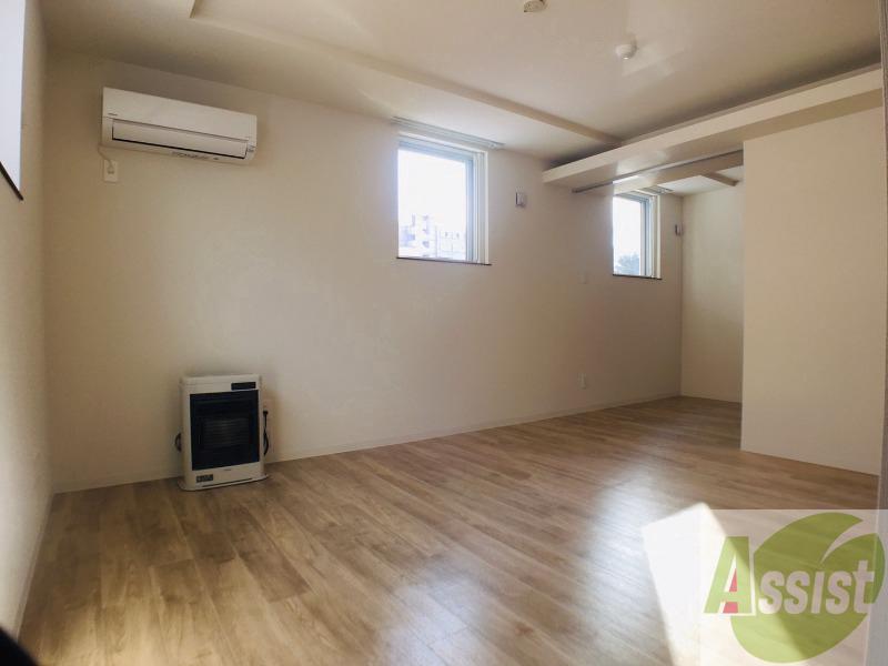 居室・リビング　広くてキレイなお部屋が広がっていて、充実した生活が送れそう。