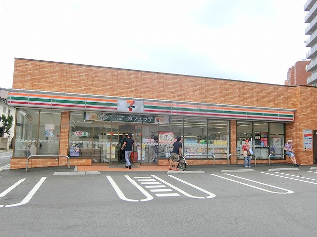 コンビニ　セブン-イレブン大田区大森中2丁目店（コンビニ）まで105m