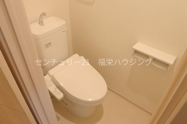 ＪＲ片町線 放出駅 徒歩6分 3階建 築4年のトイレ写真