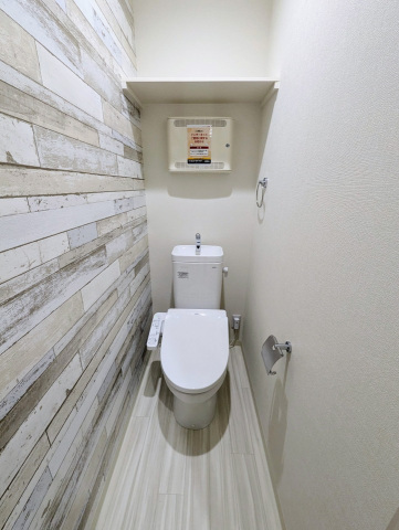 トイレ　温水洗浄暖房便座付き