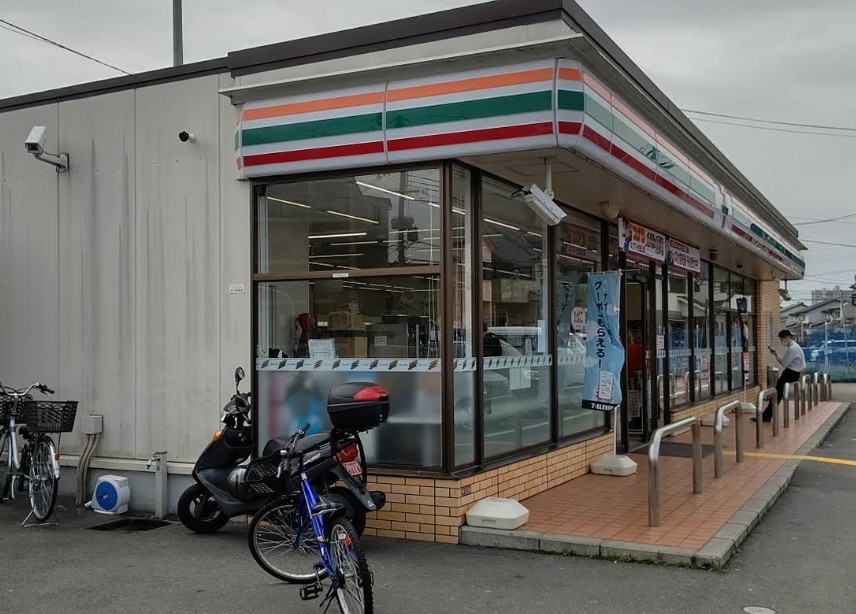 コンビニ　セブンイレブン 枚方村野西町店（コンビニ）まで865m